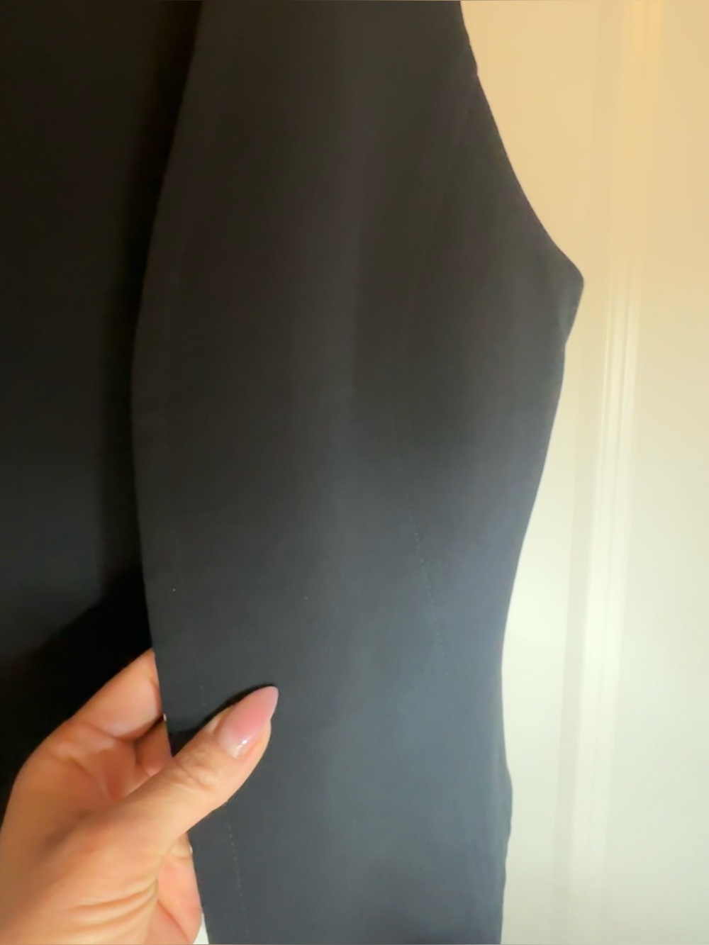 EUC ARITZIA x WILFRED - Black Attire Vest, 6 - Picture 6 of 8